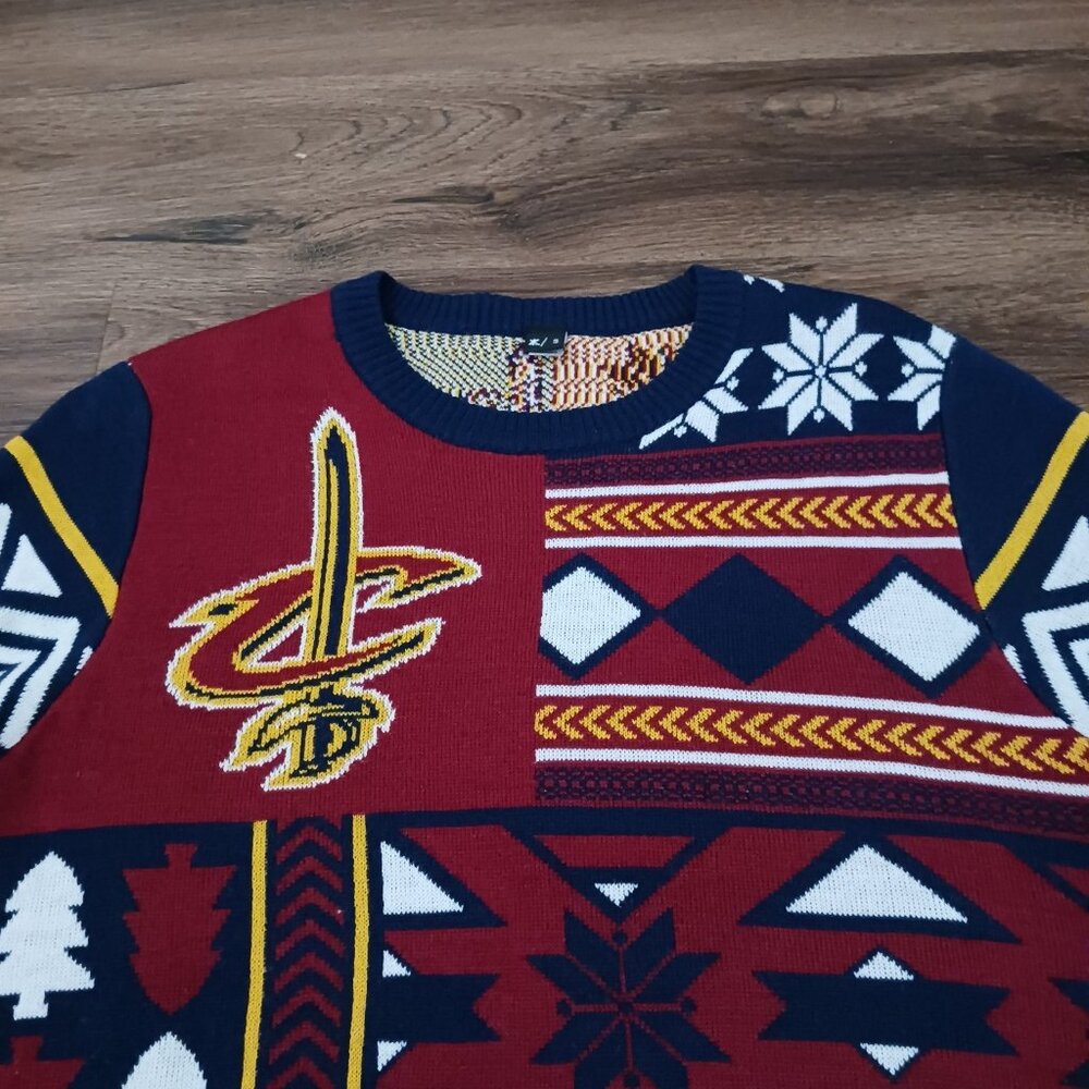 Cleveland Cavaliers Patch Sweater Christmas Holiday Small Basketball - Picture 3 of 5